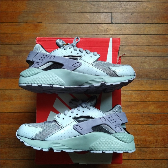 Nike - Picture 4 of 7